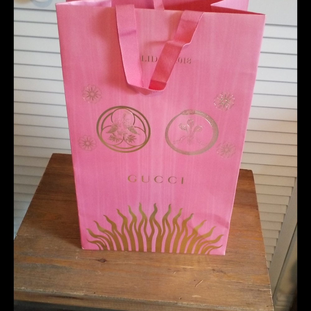 Rare pink Holiday 2018 gift bag